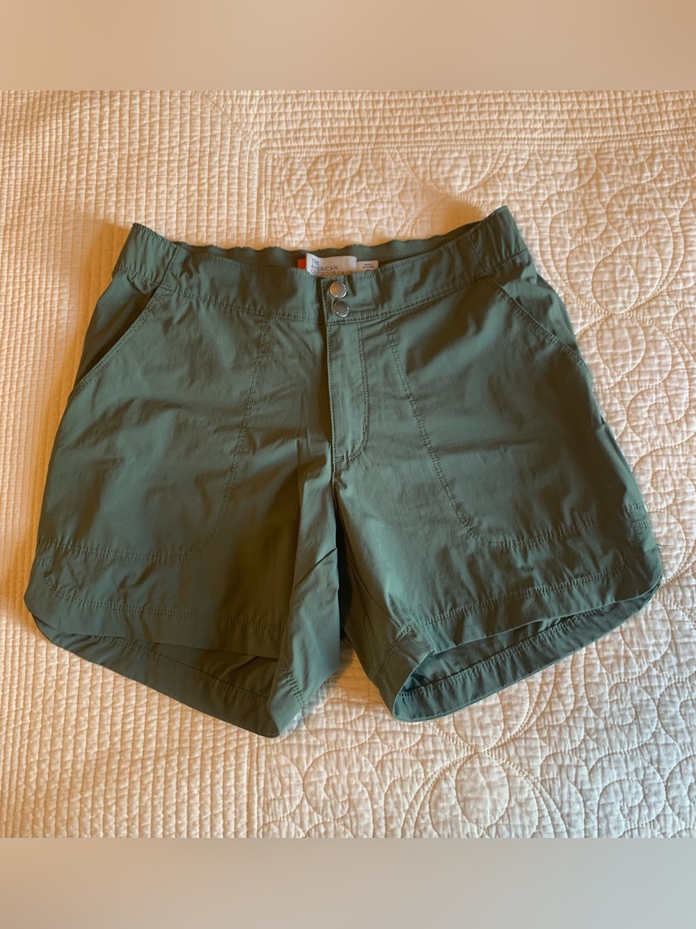 The American Outdoorsman Curved Hem Hiking Shorts